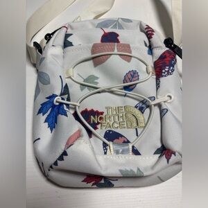 The North Face Jester Crossbody Bag Gardenia White Fall Wanderer Print Read